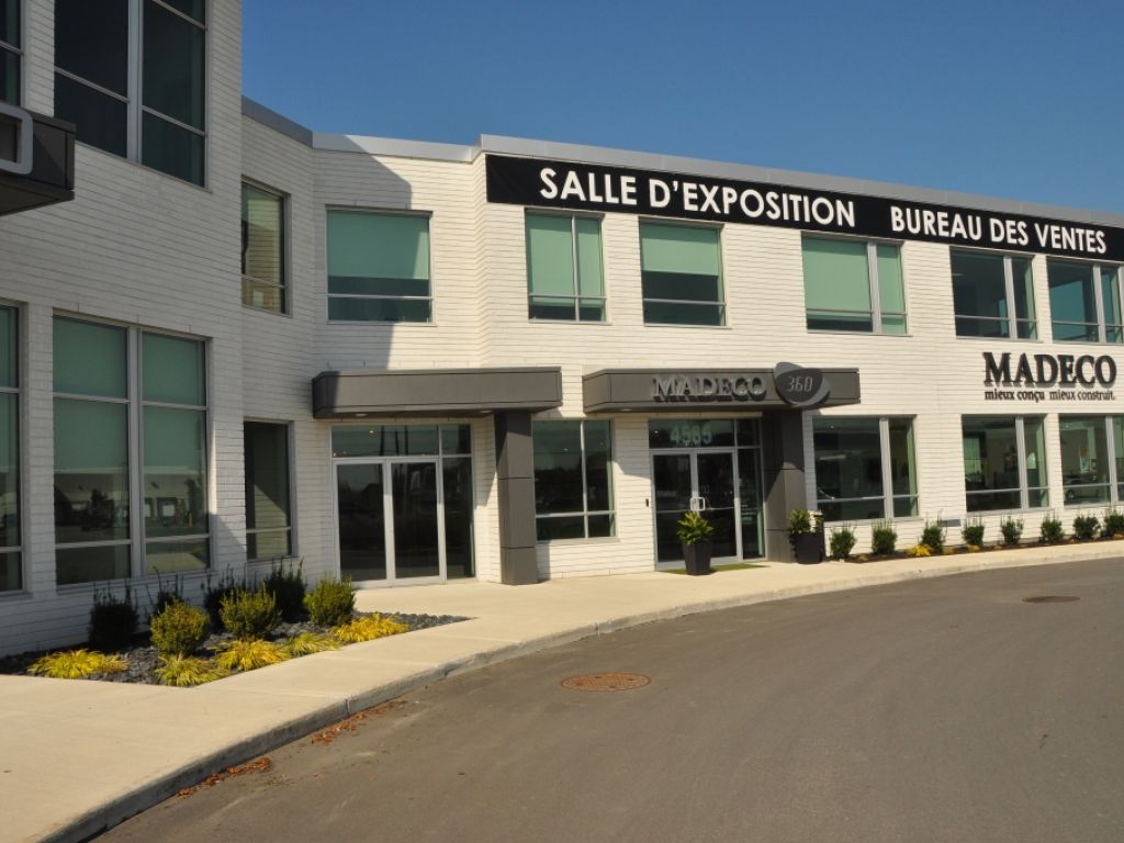 📍 Condo commercial  louer  1er tage  Laval, autoroute 440 Ouest