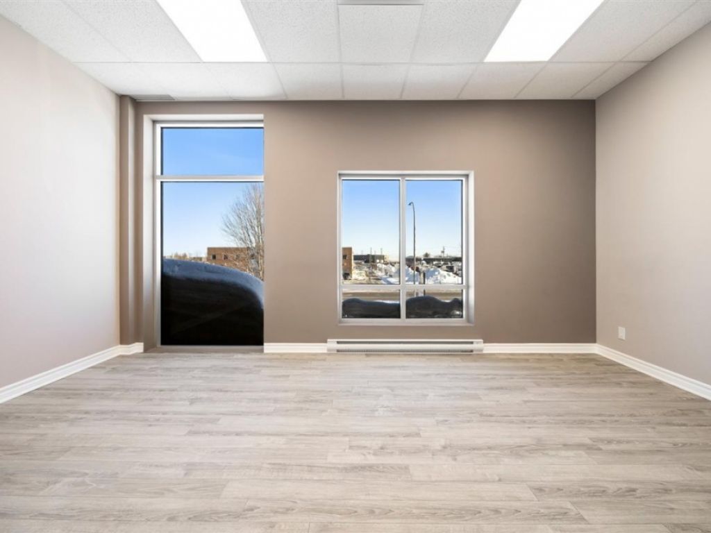 Office Space for Rent � 1500 Rue Bernard-Lefebvre, unit 100, Laval (Duvernay)