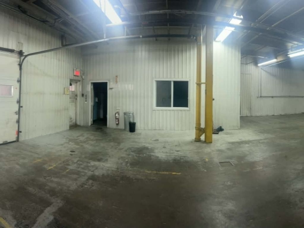Commercial space for rent � Prime location in Shawinigan