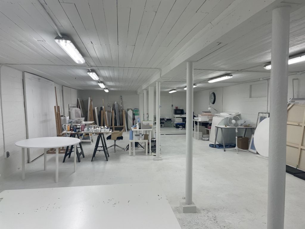Atelier  louer  Mont-Saint-Hilaire. 