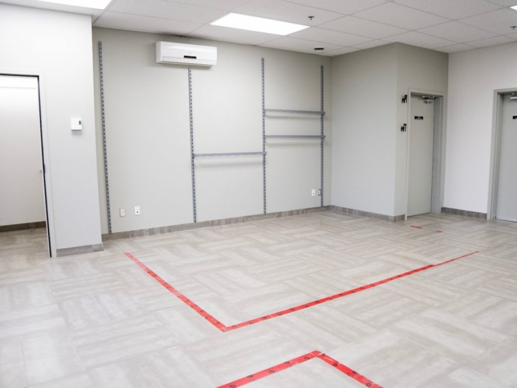 Office, showroom and warehouse