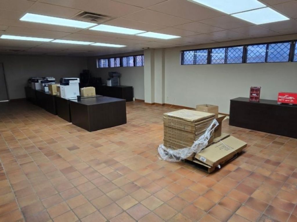 Space(s) for rent - multiple usages 1,350 sq. ft. to 5,150 sq. ft