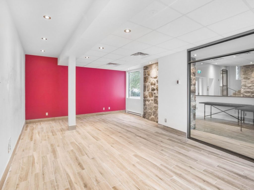 Bureau de 2875 pc dans un btiment centenaire de Longueuil