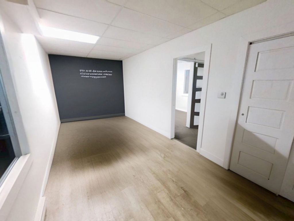 LOCAL 602 - LOCAL INDUSTRIEL  NEUVILLE