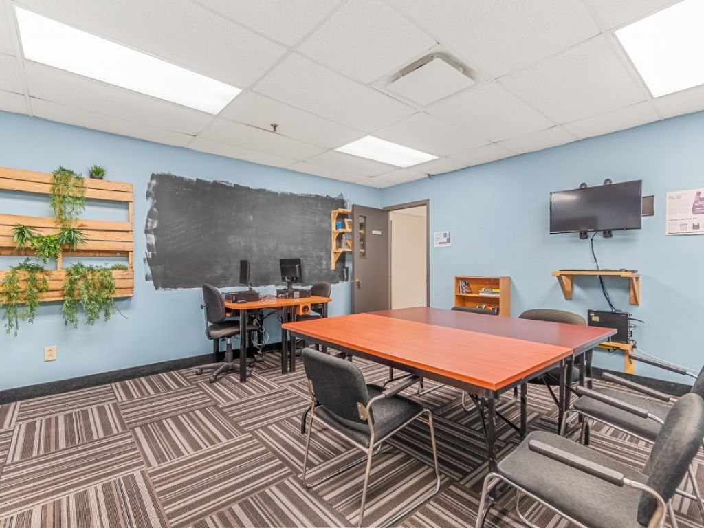 PLAZA LAVAL  SAINTE-FOY - BUREAU 1800pc