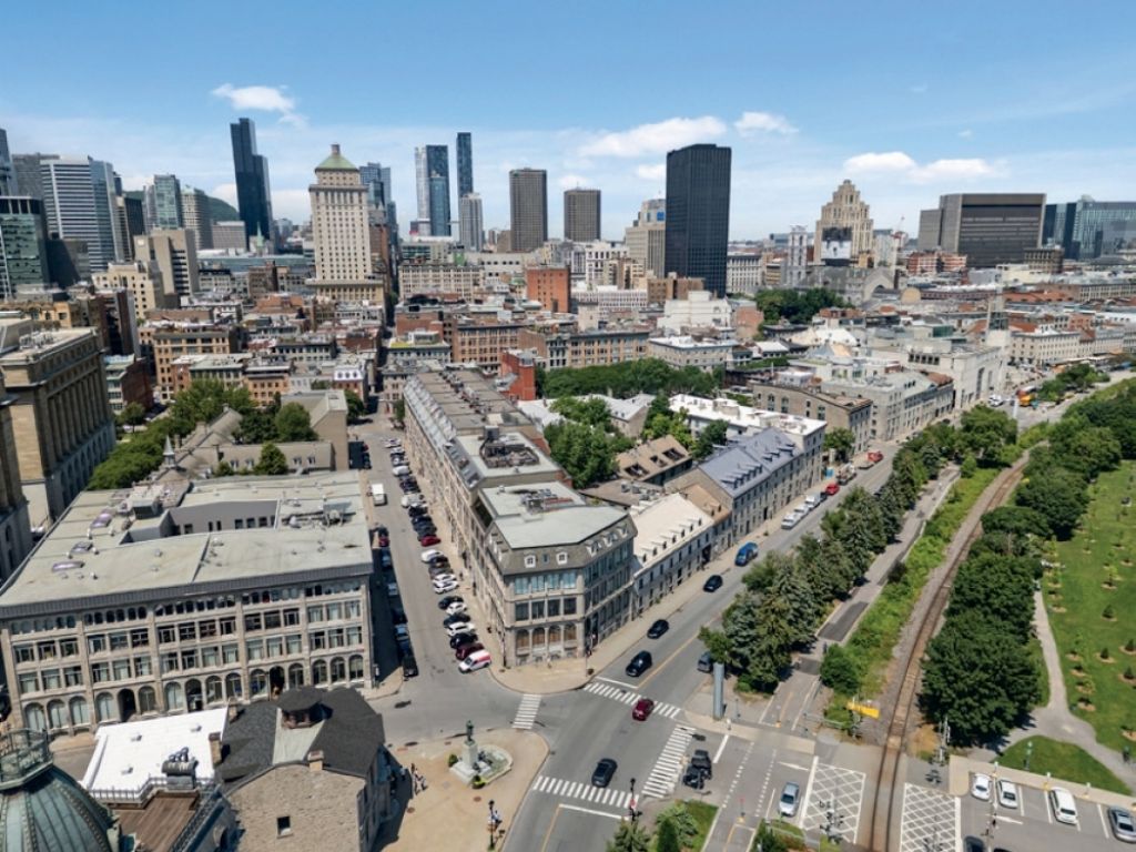 Prime location in the heart of Old Montr�al