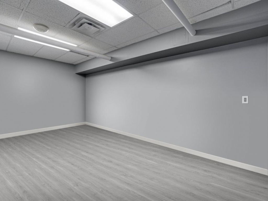 RARE! All-inclusive lease! Office in Boisbriand 1658 sqft