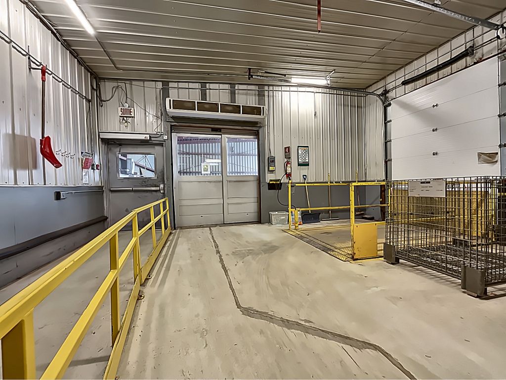 Industrial/Commercial Space for rent - Jonquire - 556+ ft2