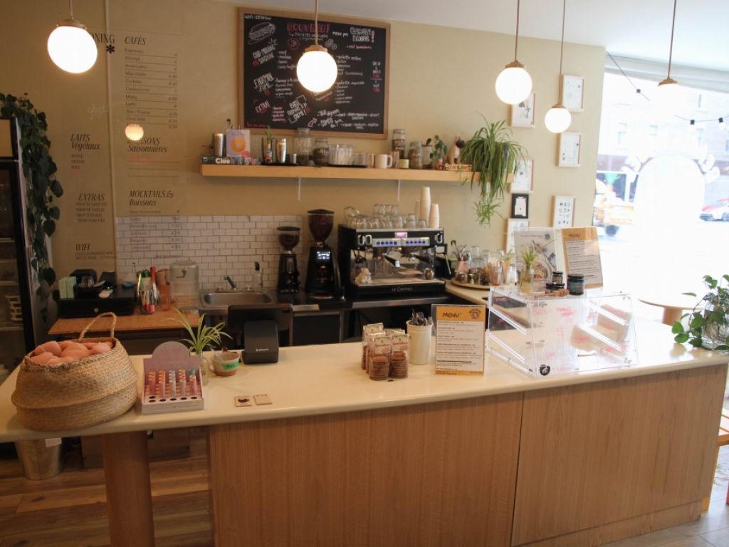 Charming Caf for sale Av. Mont-Royal Montreal