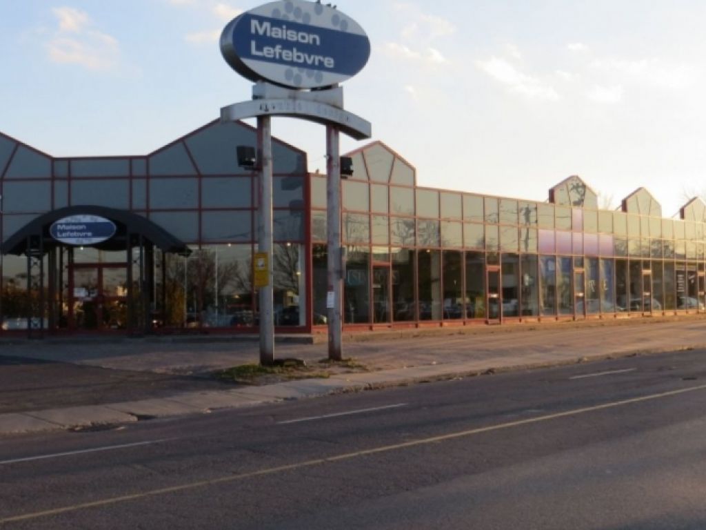 2 Locaux commerciaux � louer � Greenfield Park, un de 2200 p. c. et un autre de 4360 p.c.