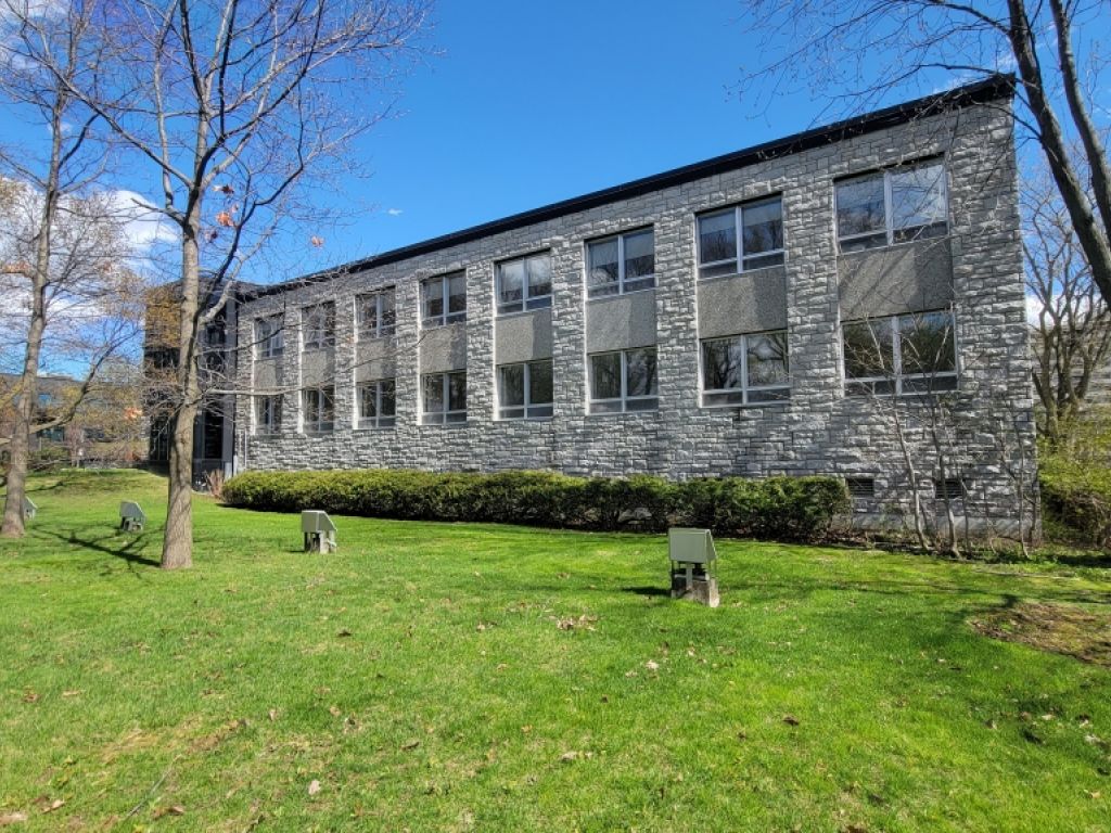 Bureau  louer quartier Montcalm Qubec