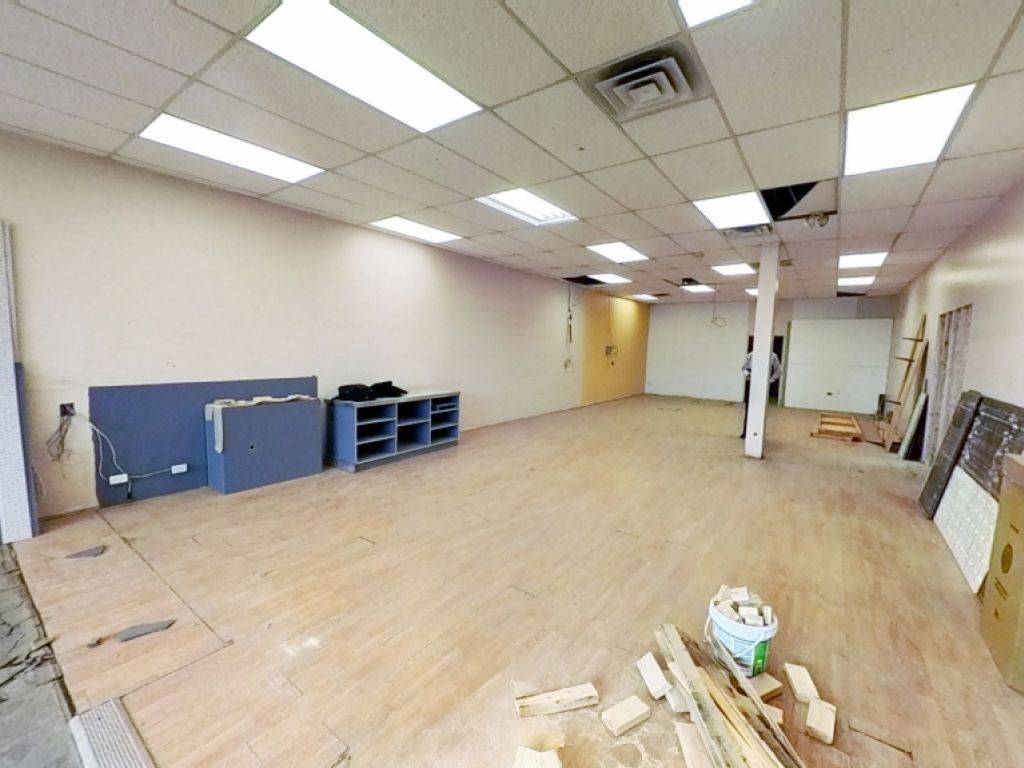 LOCAL COMMERCIALE 1700PC - RUE SEIGNEURIALE BEAUPORT