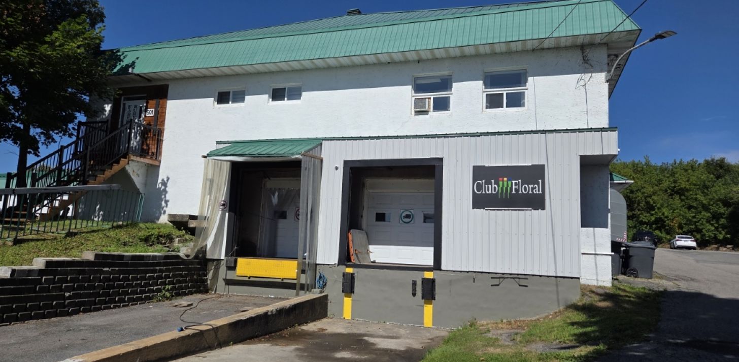 LOCAL 602 - LOCAL INDUSTRIEL À NEUVILLE - À louer