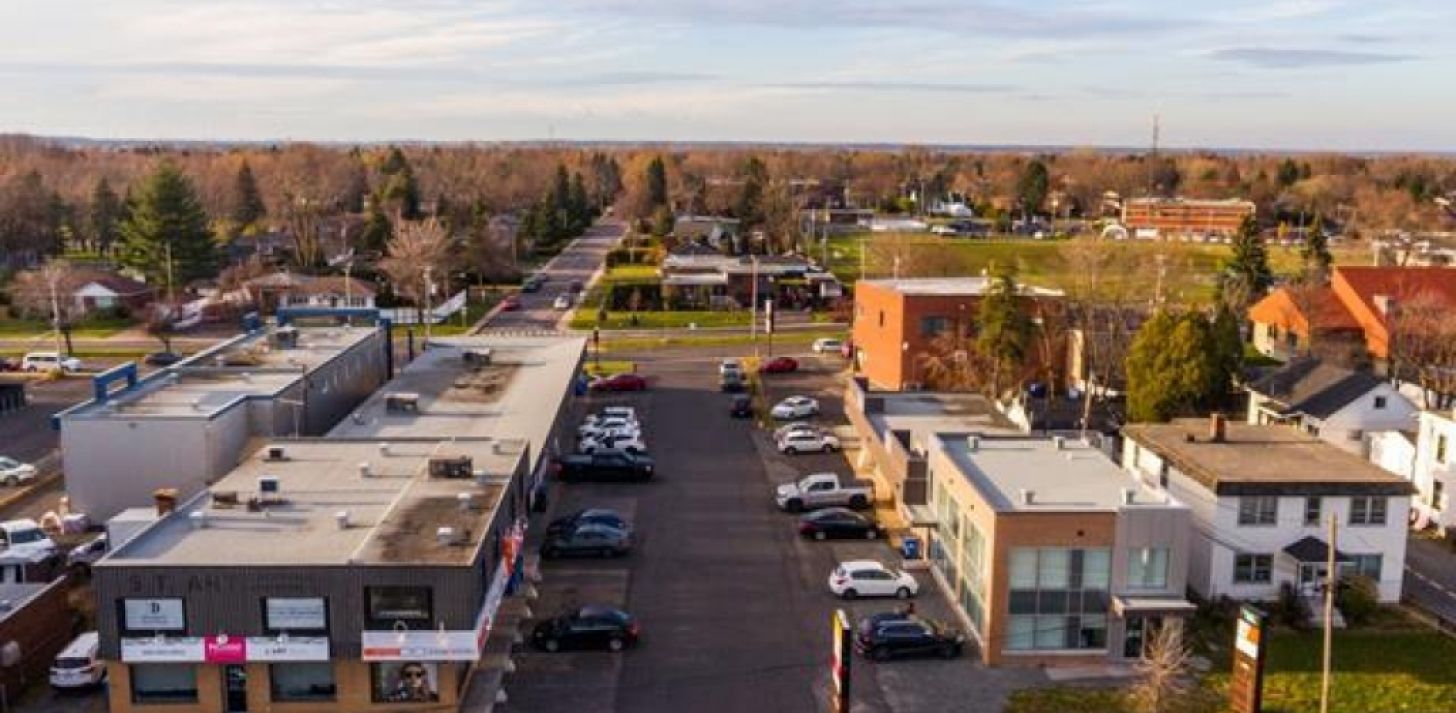 Bel local commercial &agrave; louer - Disponible 