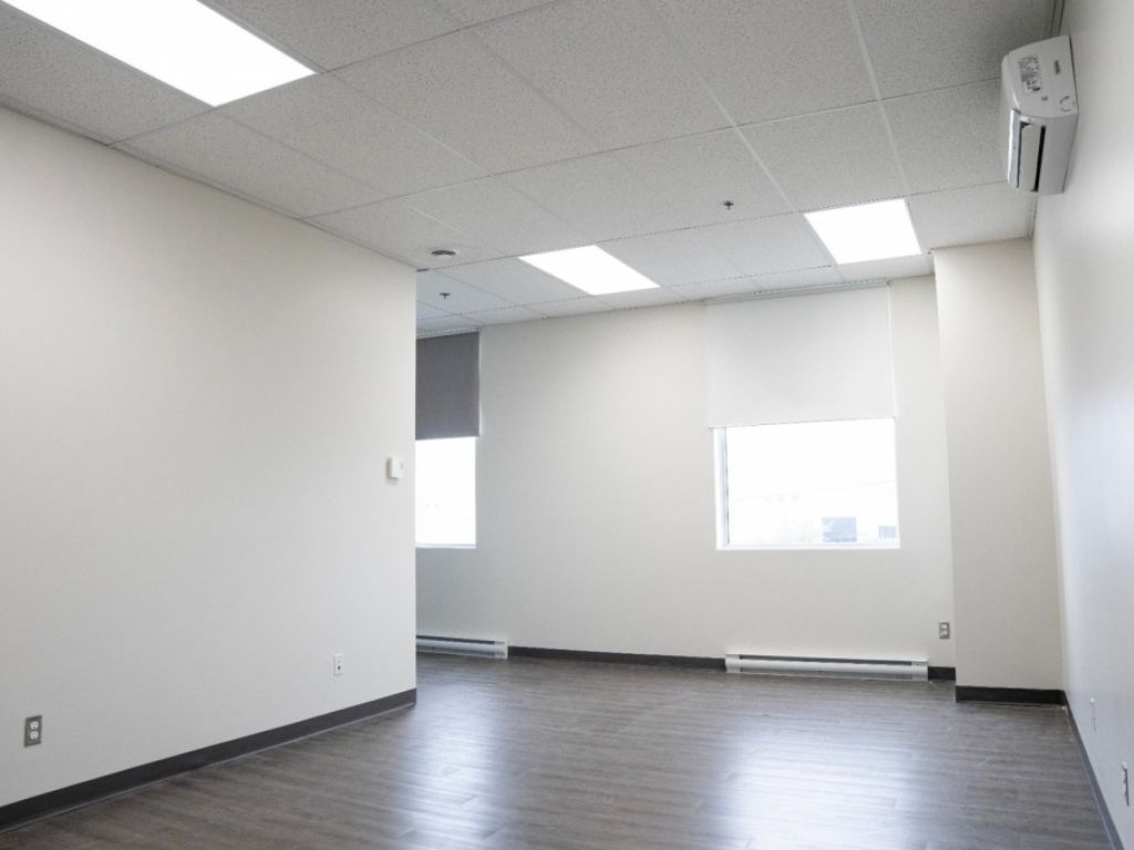 Office, showroom and warehouse