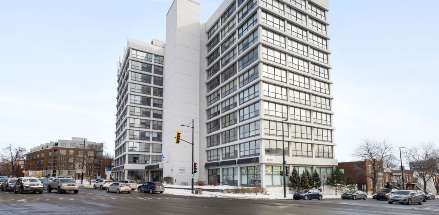 SUBLET � SMALL TURNKEY OFFICE - For Rent