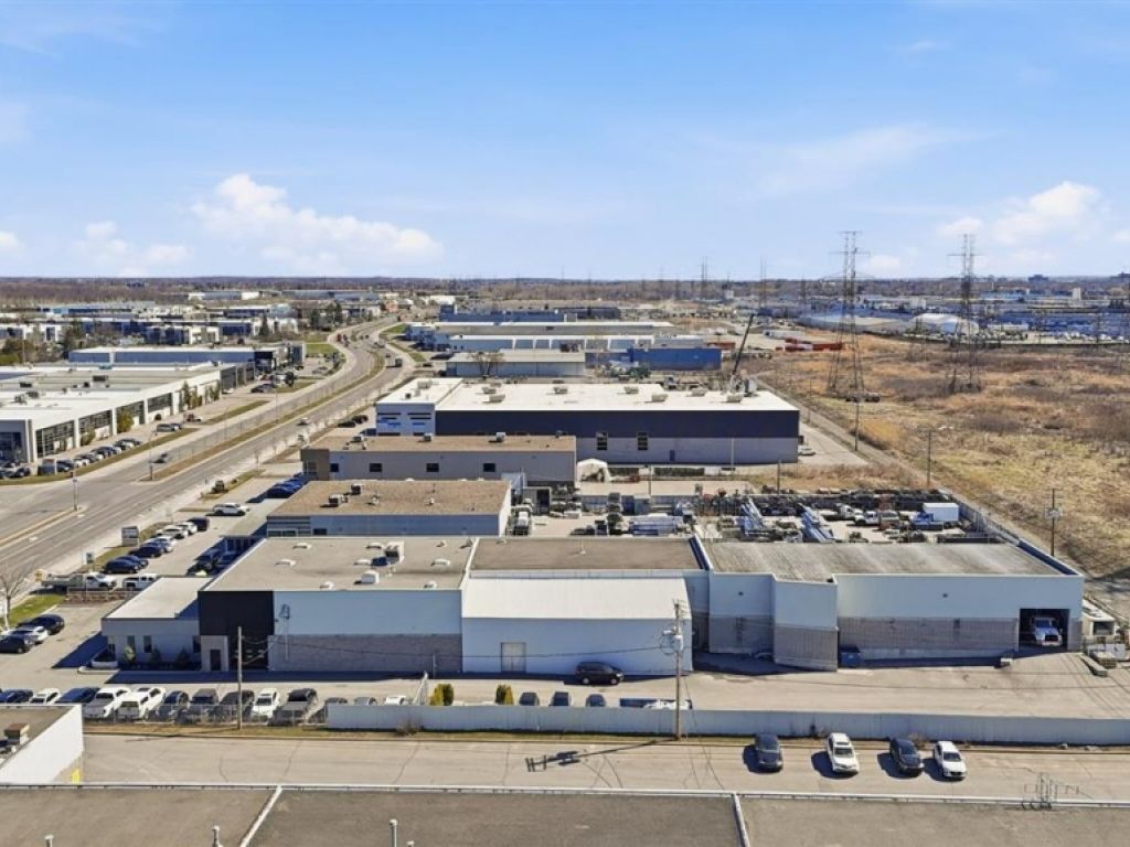Industrial building for sale