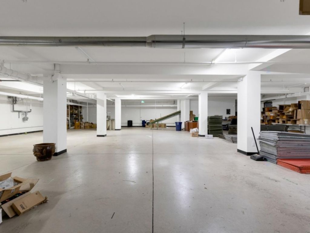 8600 sqft space corner Duluth / St-Laurent Montreal Plateau