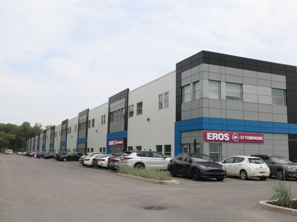 Industrial Space for Rent of 22 560 sq. ft. | | Laval