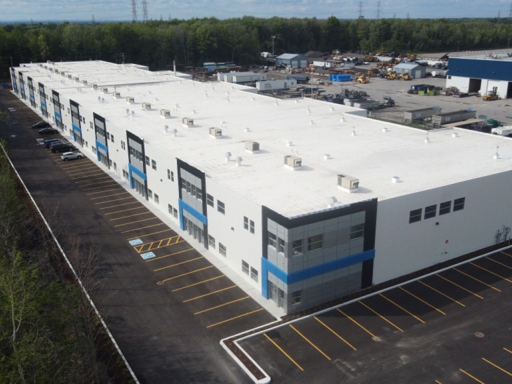 Local  Louer Laval - 6275 PI2 avec mezzanine