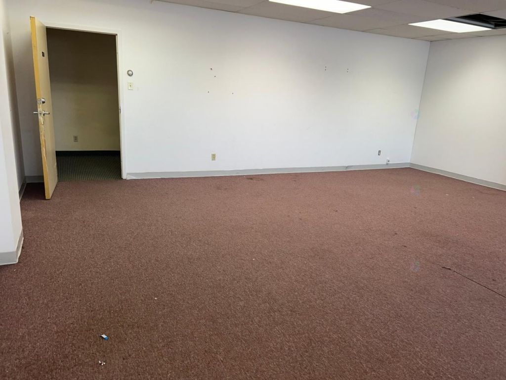 Bureau 931 pc rue Sherbrooke 625$* Montr�al Mercier