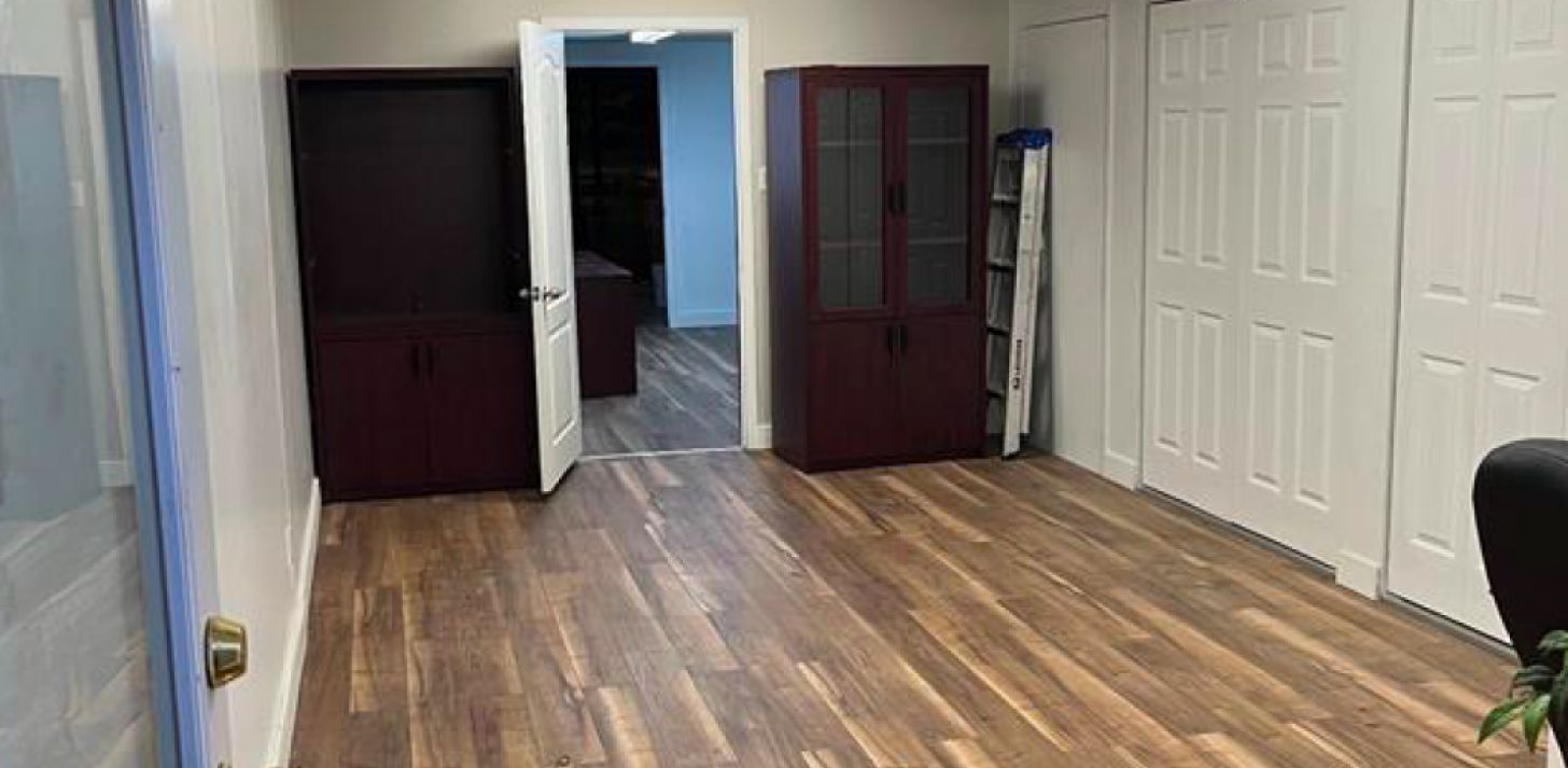 Commercial office for rent in Laval (basement) - For Rent