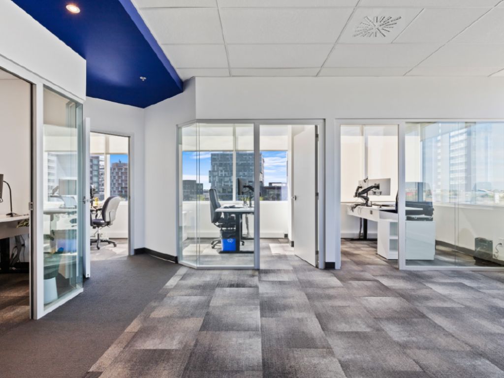 HIGH-END OFFICE FOR SUBLET
