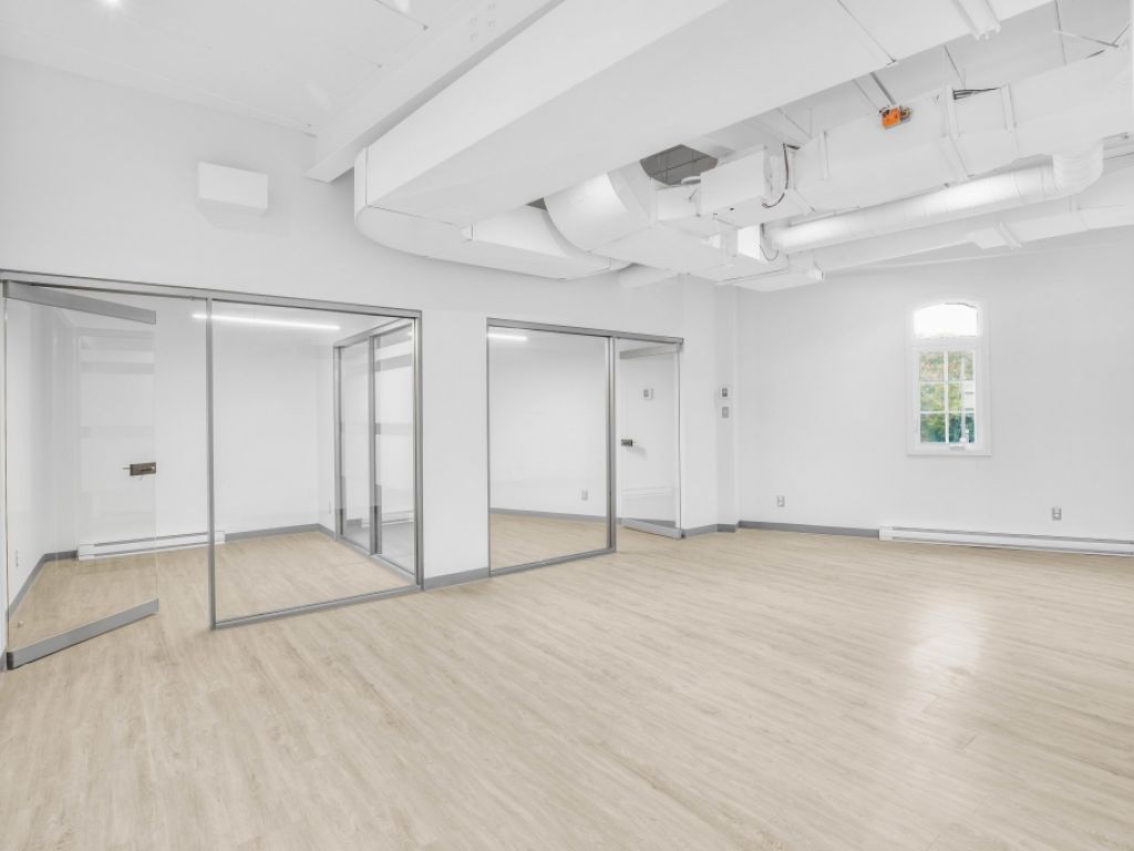 Bureau de 2875 pc dans un btiment centenaire de Longueuil