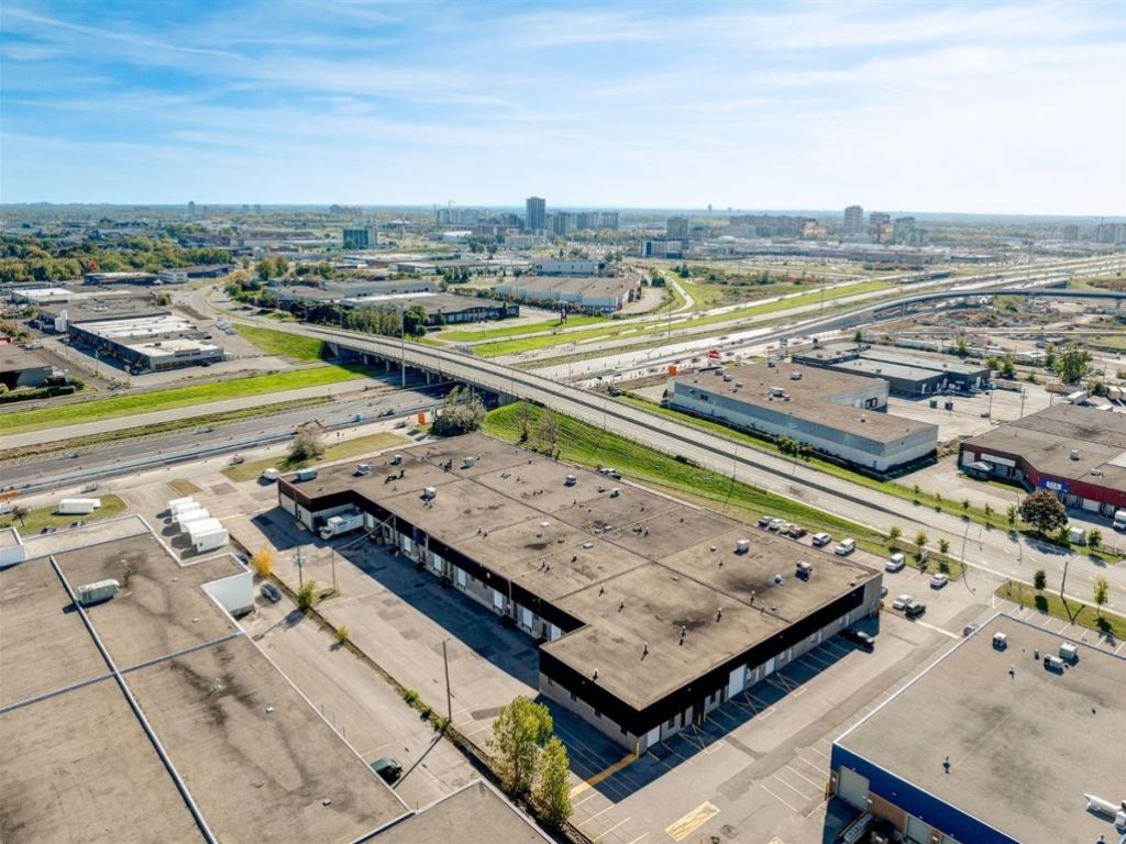 Industrial Space for Rent � 2801-2817 Boul. Le Corbusier, Laval