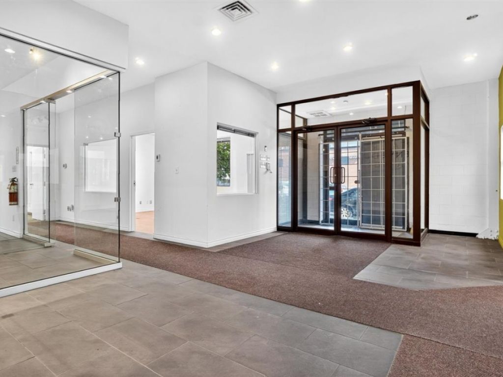 Espace industriel � louer � 65 Rue de Port-Royal O., local OP.2, Montr�al (Ahuntsic-Cartierville)