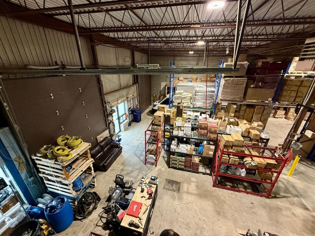 Industrial space for lease - 1515 Aut. Jean-No�l-Lavoie (A-440)