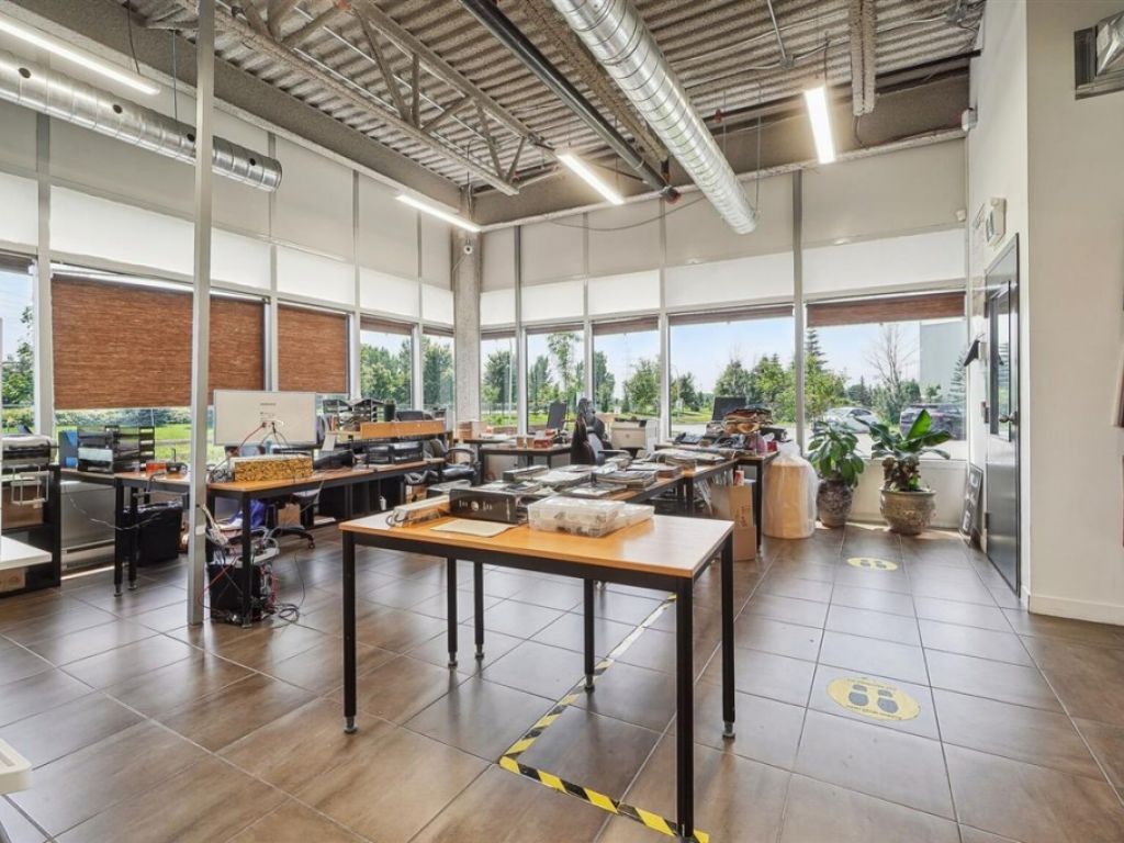 B�tisse industrielle 15 051 pi� � Saint-Bruno-de-Montarville