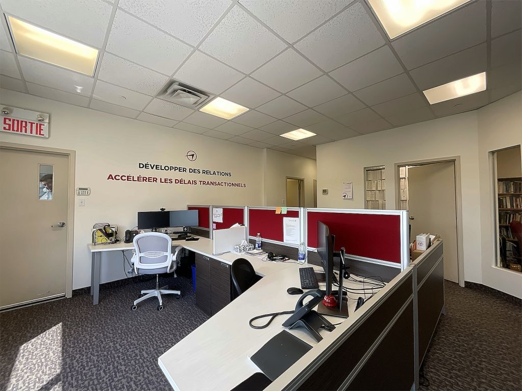 OFFICE SPACE FOR RENT 1000 sqft. - LAVAL