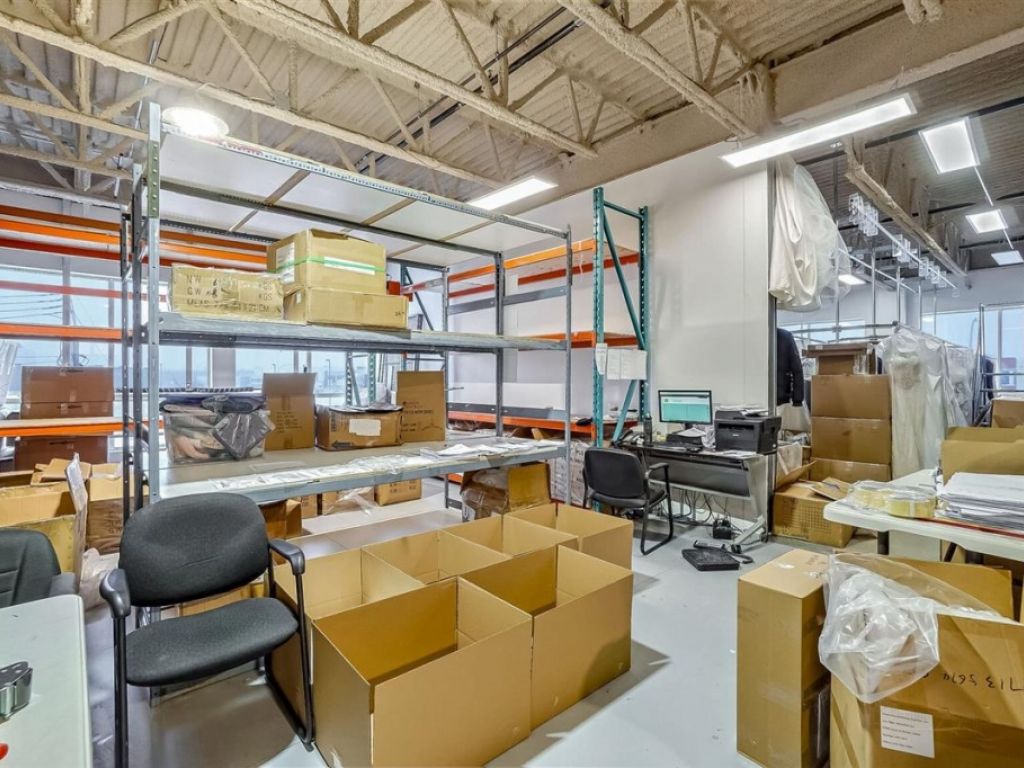 Industrial Condo for Sale or Rent � 4704 Rue Louis-B.-Mayer, Laval (Chomedey)