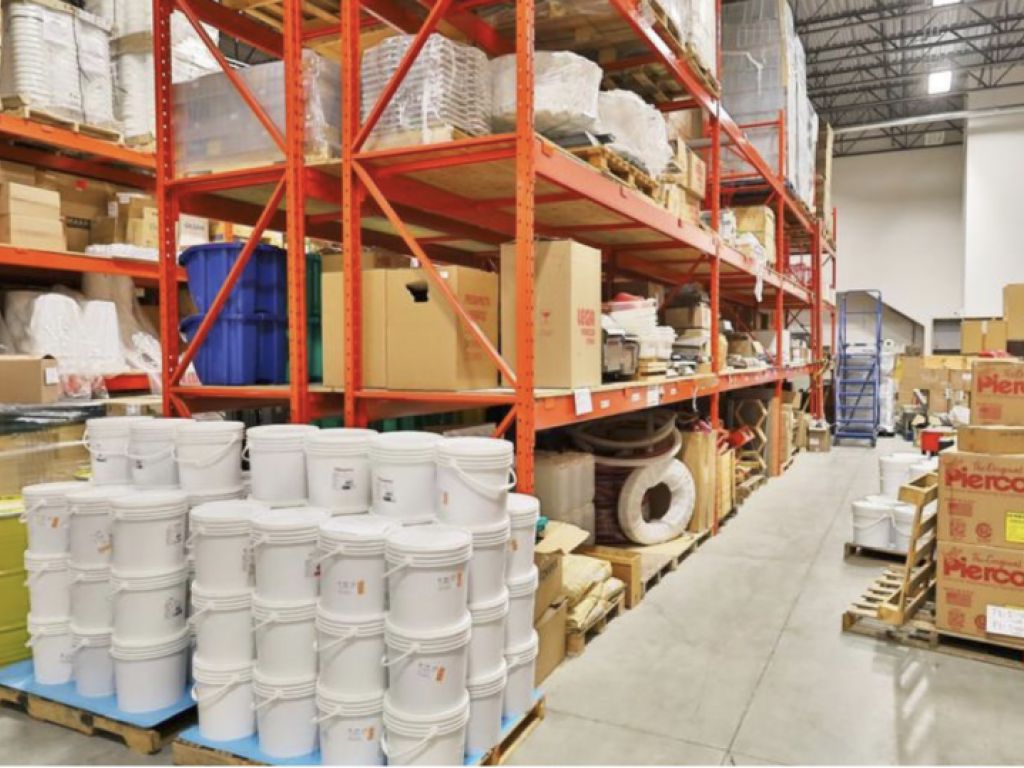 Superbe Local  18000' Industriel et/ou Commercial-Showroom-bureaux A louer