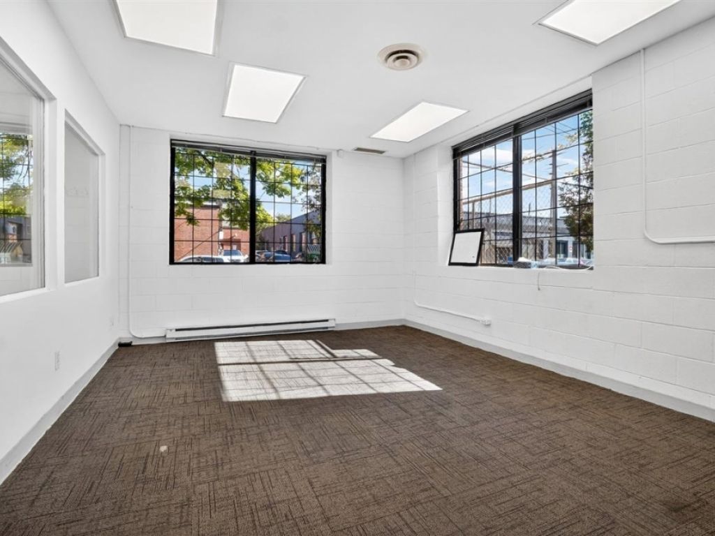 Espace industriel � louer � 65 Rue de Port-Royal O., local OP.2, Montr�al (Ahuntsic-Cartierville)