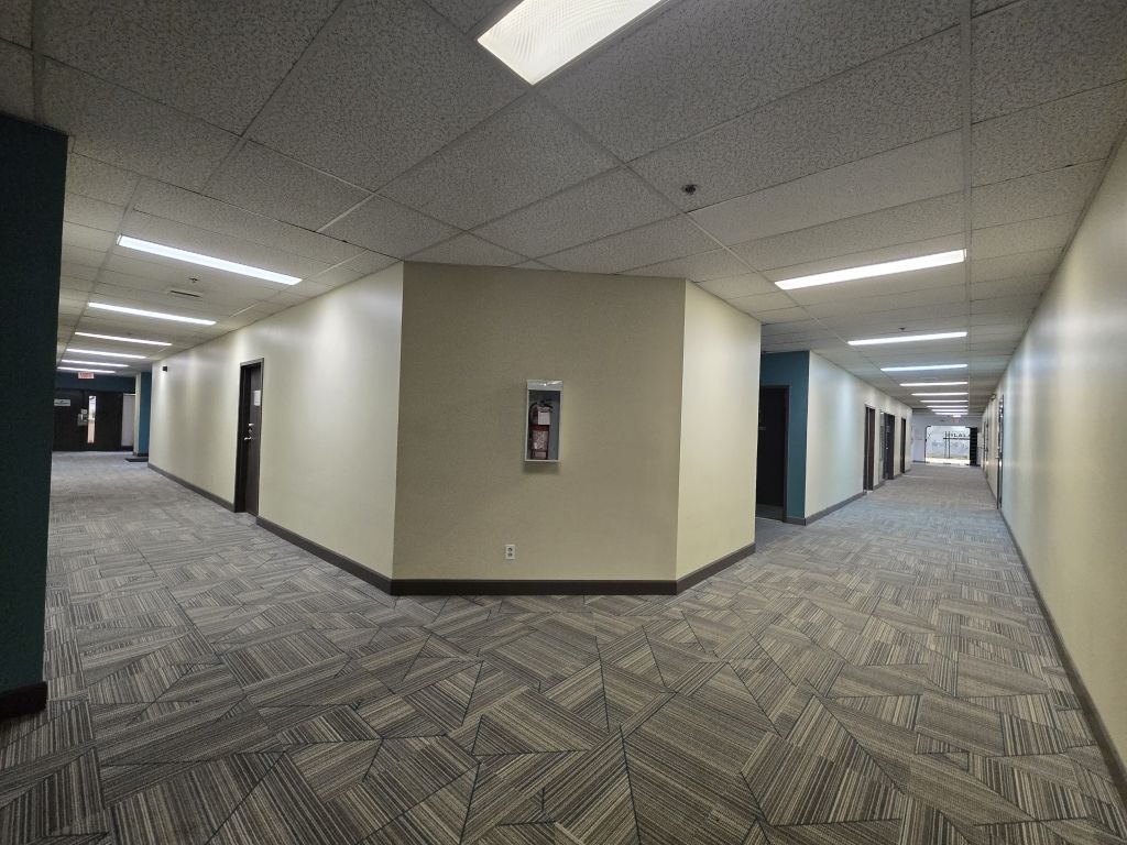 OFFICE TO RENT 485 SQF, ACADIE & SAUV