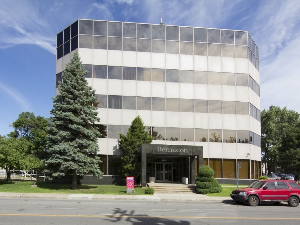 Industrial space of 734 sq.ft. (with kitchinette and one office) in Montreal-Nord!