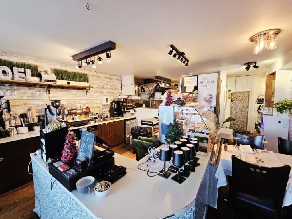 Superb turnkey and well-established caf in La Prairie