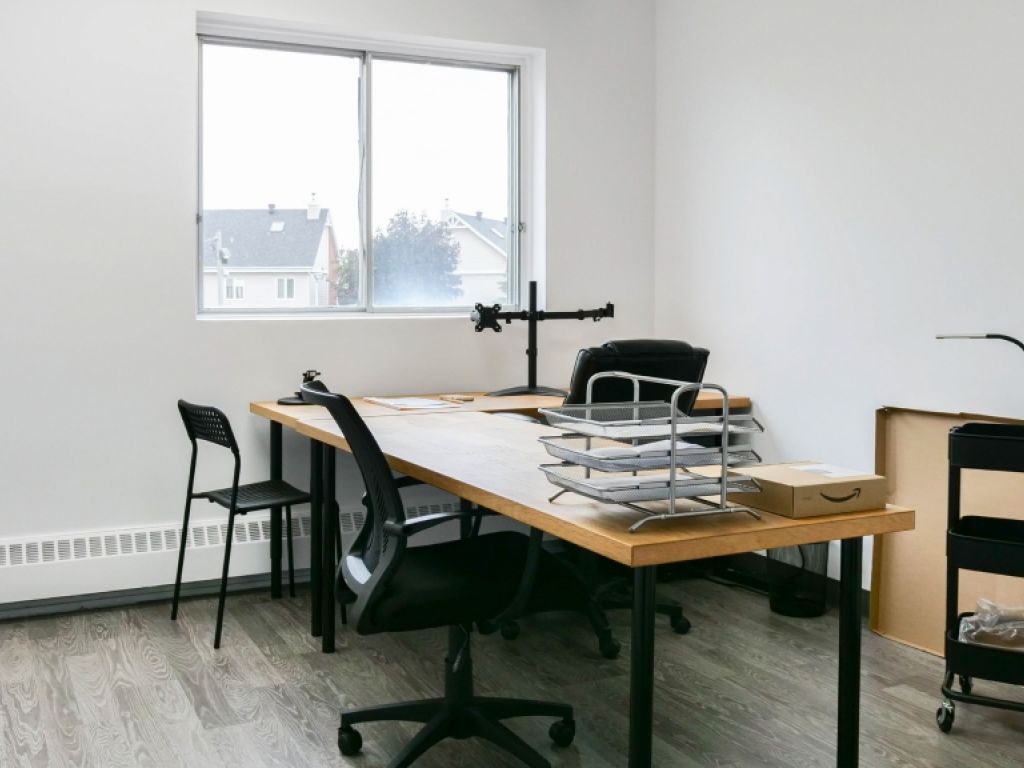 Office space available in Saint-Lambert