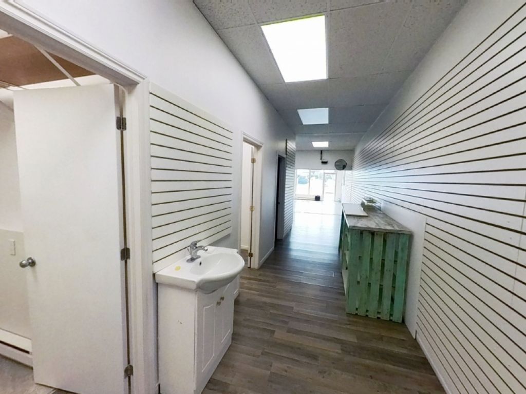 LOCAL COMMERCIAL  BEAUPORT