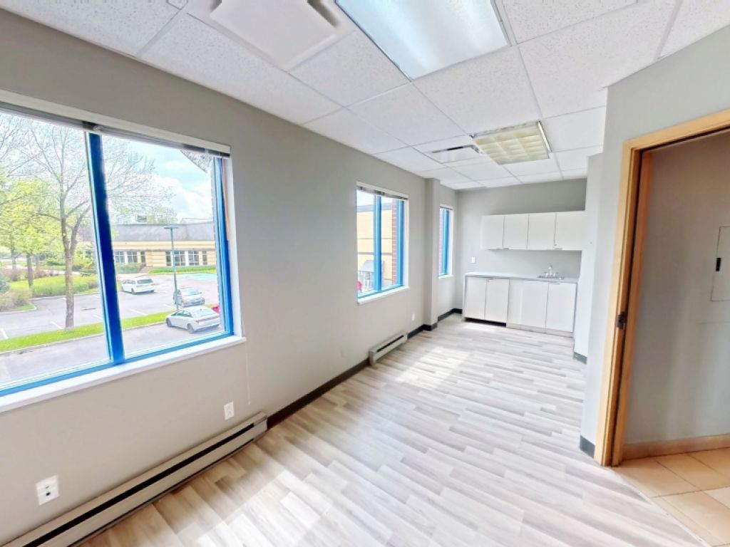 Local commercial � louer � Vanier � 303, boulevard Pierre-Bertrand, local 203