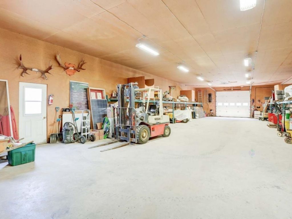 Maison, Entrept, Garage, Grange, Rivire-Rouge