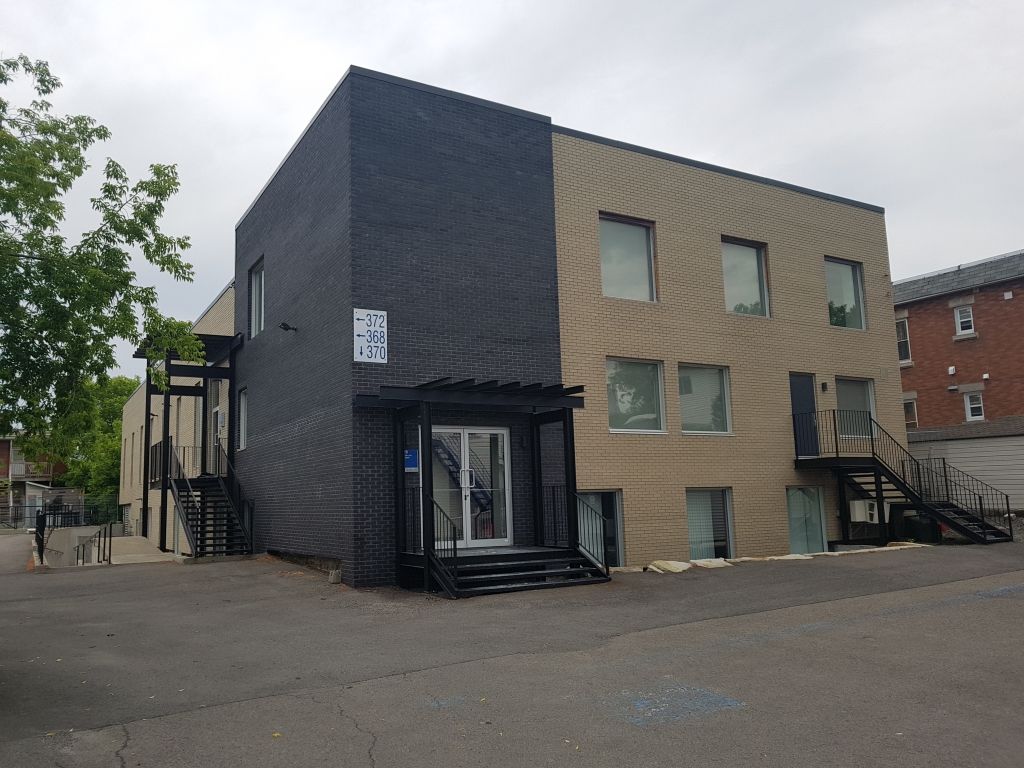 Bureaux commerciaux  louer - Saint Jrme - 12 500 pi2 divisible 7 100pi2, 4 300 pi2, 1 100 pi2