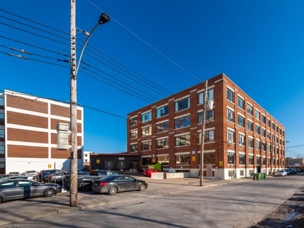 Office and industrial spaces for rent-District Beaumont-6833 De L'pe