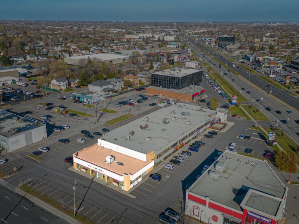 Espace commercial et bureaux  louer Brossard