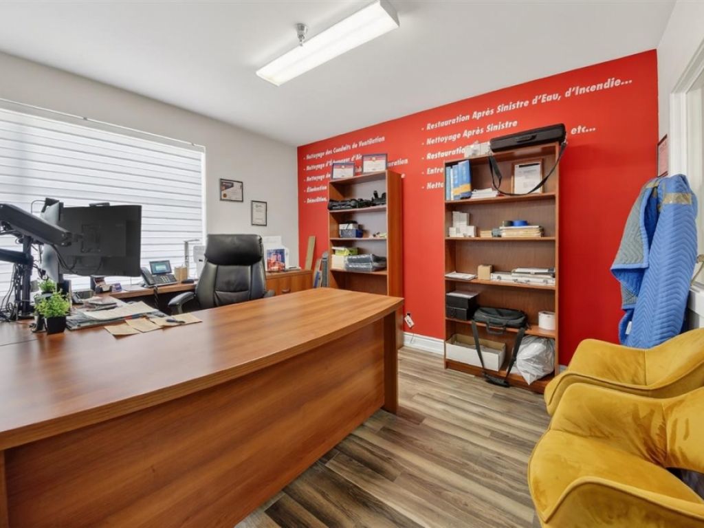 Industrial space for lease - 11685 Mt�e Ste-Marianne