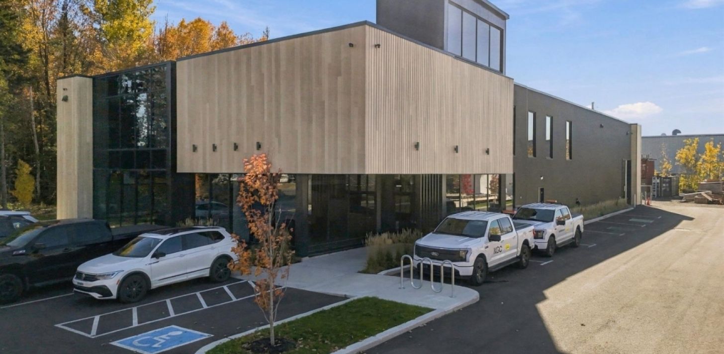 B&acirc;tisse industrielle � 12770 Rue du Parc, Mirabel - For Sale